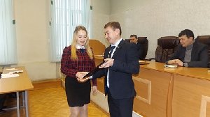 Школьнице из Нагайбакского района вручен Диплом областного парламента