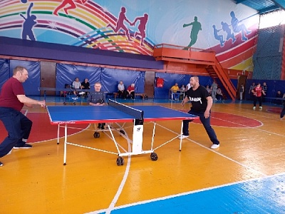 Молодые душой спортсмены плавали и играли в теннис