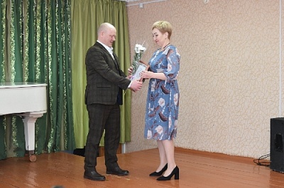 О тех, кто дарит людям радость