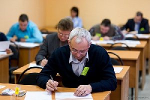 Чиновники проверили грамотность