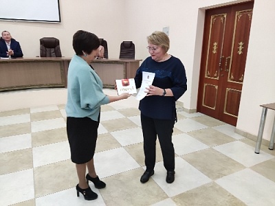 Поблагодарили за поддержку работы по обращениям граждан