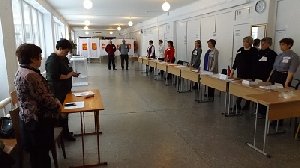 Выборы в Нагайбакском районе начались с гимна Российской Федерации