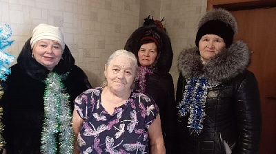 Южане поздравили пожилых земляков