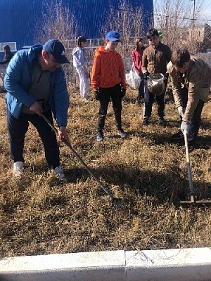 В Нагайбакском районе прибираются и дети, и взрослые 