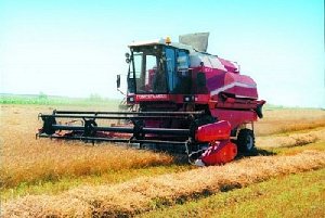 Не смолкает гул тракторов и комбайнов