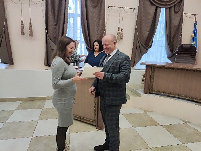 Наградили мамочек и лучших работников