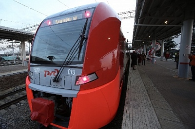 Скоростной поезд «Ласточка» отправился в первый рейс