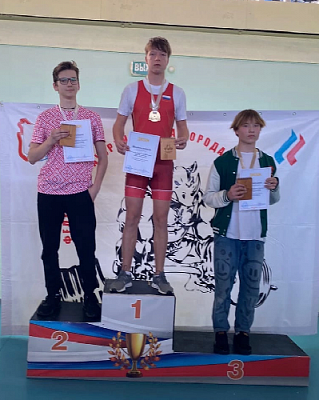 Не оставил шанса соперникам!