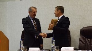 Будет новая хоккейная коробка?