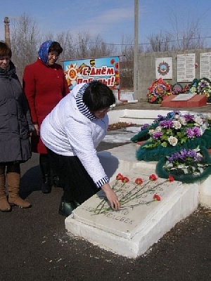Читатели Нагайбакского района послушали челябинского драматурга