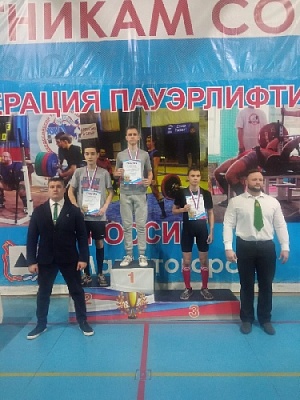 Нагайбакские тяжелоатлеты отличились в городском турнире