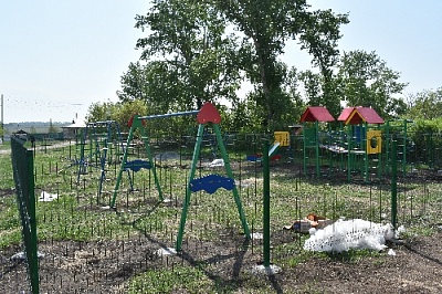 В Переселенке – новая детская площадка