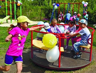 Новая детская площадка появилась в Нагайбакском районе