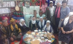 Послушали национальные песни, отведали бишбармак