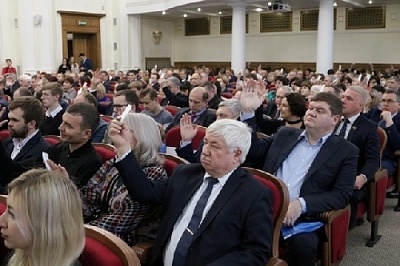 Региональные единороссы провели "перезагрузку"