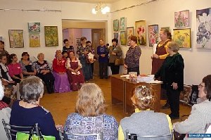 Нагайбакские женщины и крестиком вышивать умеют!