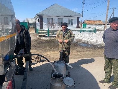 В селе Париж организован подвоз питьевой и технической воды