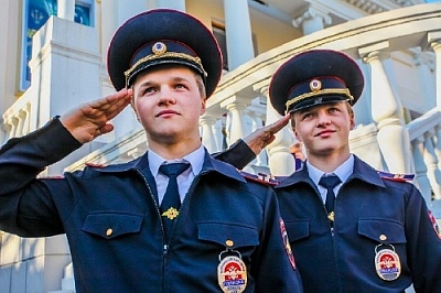 Юные жители Нагайбакского района могут вылепить полицейского 