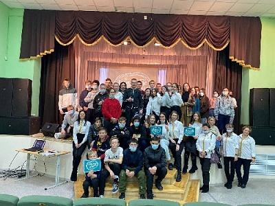 О принципах бокса говорили школьники с тренером на встрече