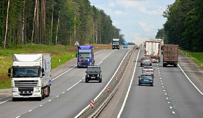 Из-за аномальной жары движение фур по дорогам днём приостанавливается 