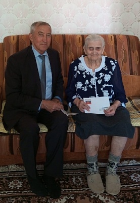 Поздравили труженицу тыла