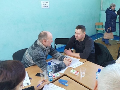 Жители, пострадавшие от обрушения, высказали свои проблемы губернатору