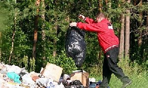 В Нагайбакском районе за мусор уже наказывают