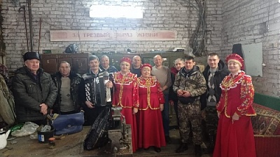 Спели для пожарных в честь праздника 