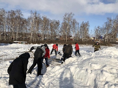 Построили горку, построят и парк!
