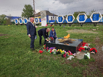 Поздравили ветеранов