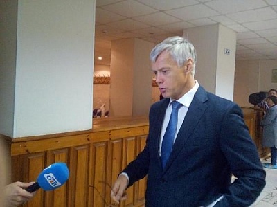 Справедливороссы не будут выставлять кандидата. Они за Текслера 