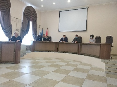 Все служащие обязаны сдать декларации о доходах