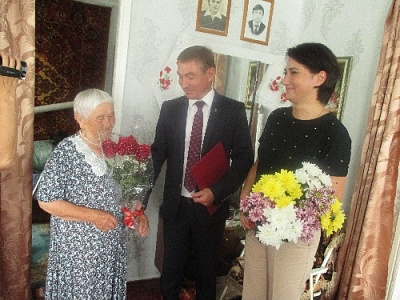 Жительнице Нагайбакского района вручено письмо от Президента России