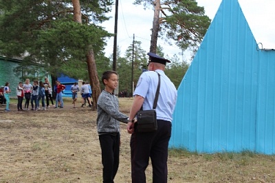 Чтоб не ходили дети поздно на улицу гулять