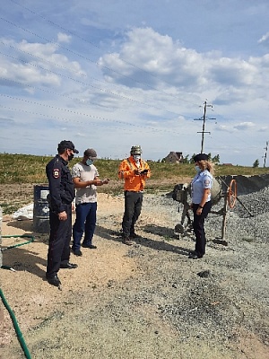 В Нагайбакском районе проверили нелегалов