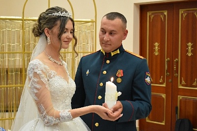 Приехал со спецоперации, чтобы жениться