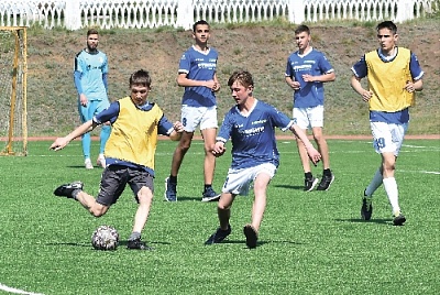 Профессиональные футболисты - в Фершампенуазской школе