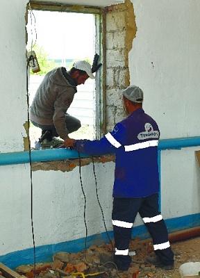 Начался ремонт клуба в Требии