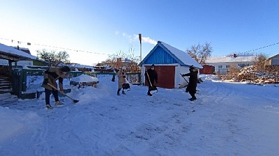 Почистили снег семье мобилизованного