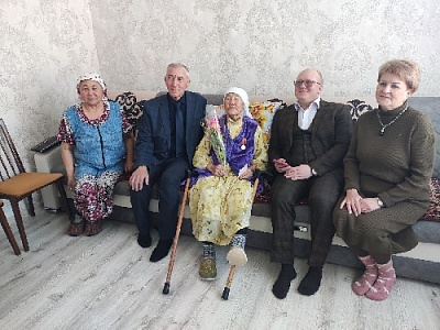 Егор Тимофеев поздравил тружеников тыла, поблагодарив их за вклад в Победу