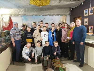 Потрогали осколки снарядов