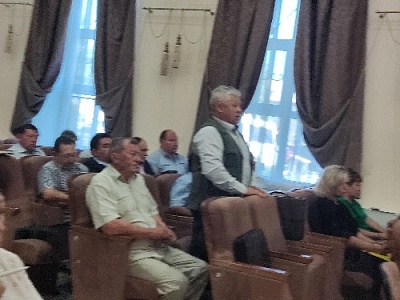 «Всем главам купить нормальные сотовые телефоны»