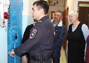 Что делали общественники в изоляторе временного содержания?