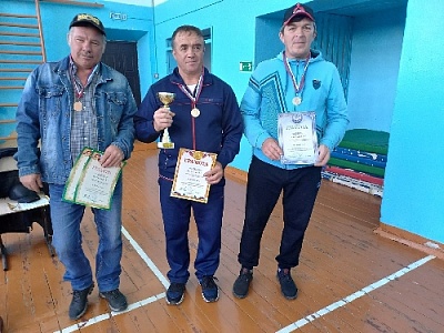 Нагайбакские ветераны состязались в дартсе и кроссе