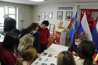 Погрузились в летопись нагайбакской полиции