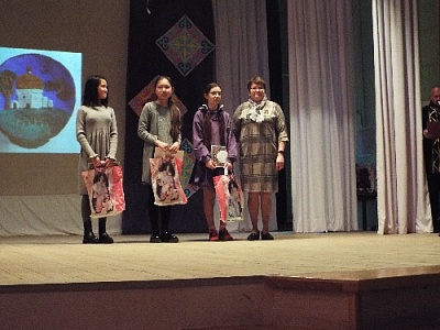 Рисовали тюркский орнамент