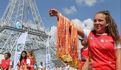 Парижский полумарафон: спортсмены побегут у себя в городах и сёлах 