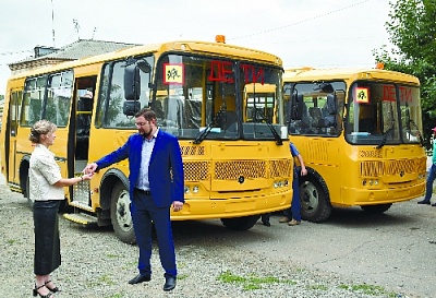 Новые автобусы получили школы Нагайбакского района