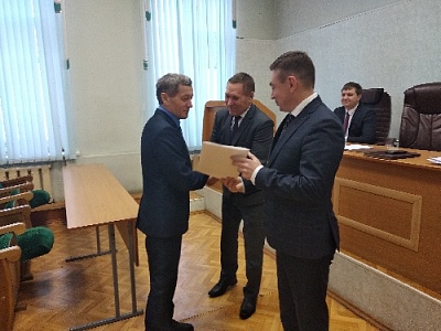 Поблагодарили за добросовестный труд