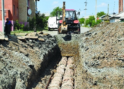 Зачем траншеи в центре села?